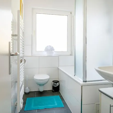 Zentrale 2-zi-wohnung - - Nahe Arena