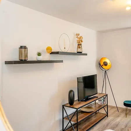 Zentrale 2-zi-wohnung - - Nahe Arena *