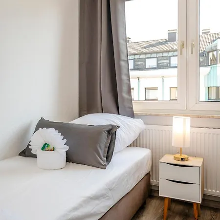 Zentrale 2-zi-wohnung - - Nahe Arena Apartment *