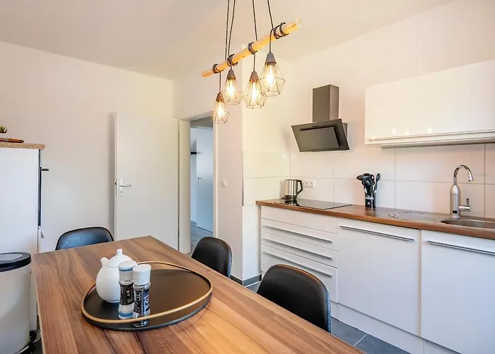 Appartement 6 Gaeste - Zentrale 2-zi - Naehe Arena